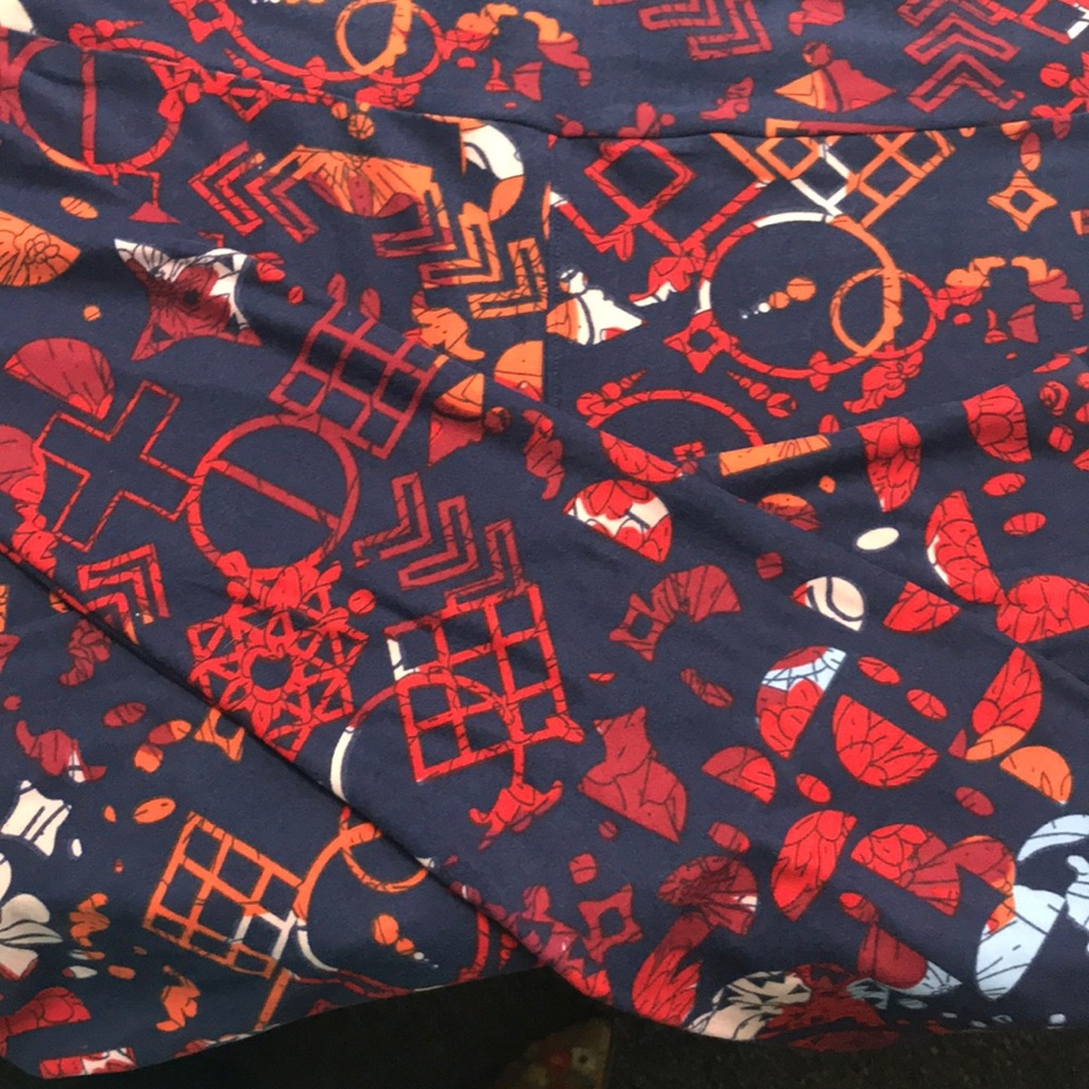 SOLD  Lularoe Tall & Curvy